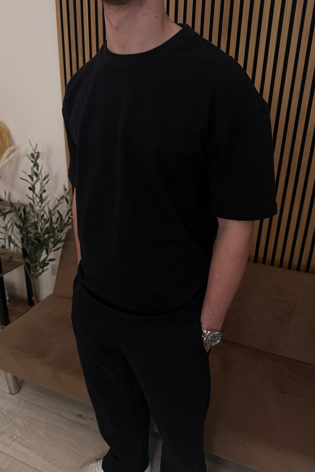 The Signature Everyday Noir Tee